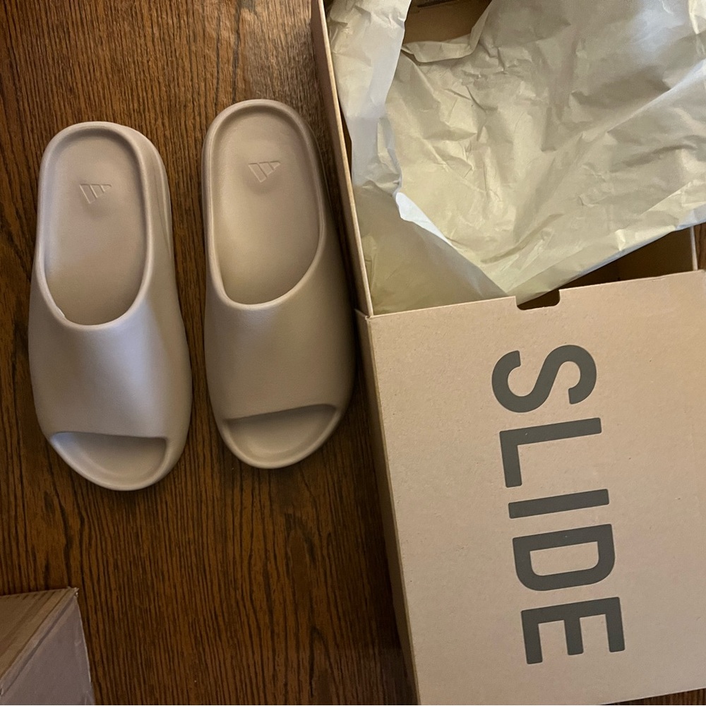 Yeezy Slides, Color: Pure
